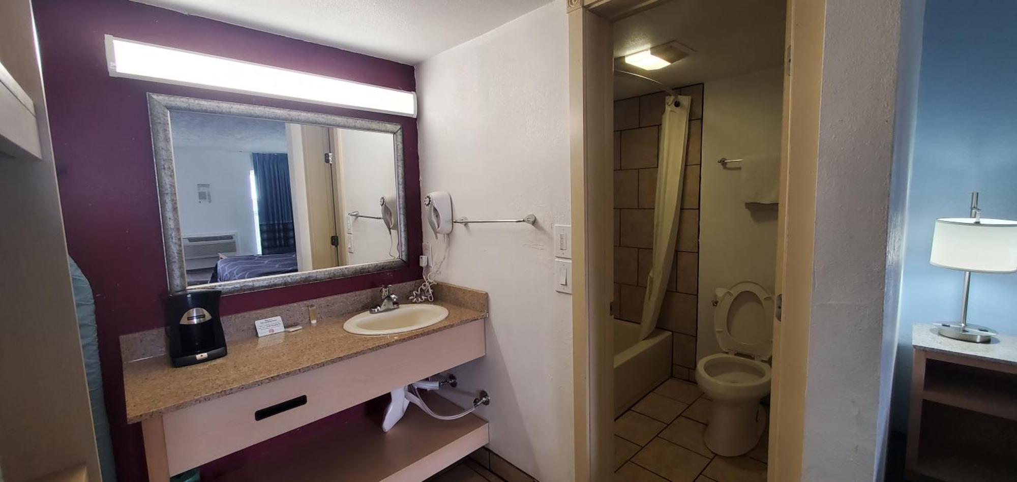 Super 8 By Wyndham City Of Moore Esterno foto